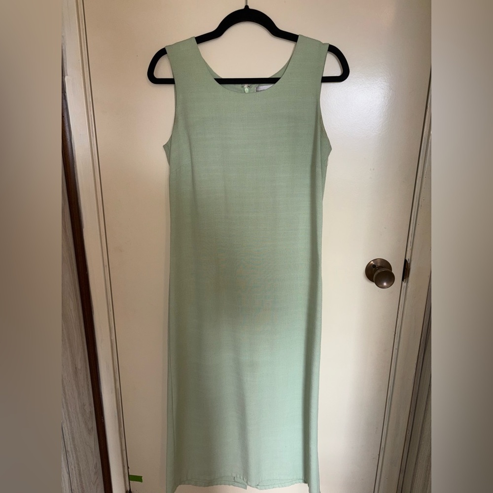 Elegant Sleeveless Green Dress